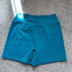 NWT P'tula Taylor Short